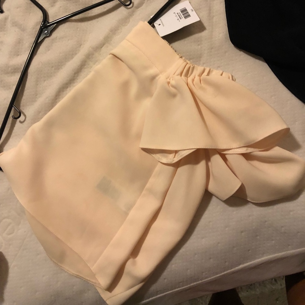 Blush off the shoulder top - Picture 5 of 6